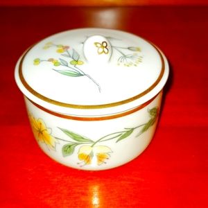 Richard Ginori Italy Porcelain Trinket Box.